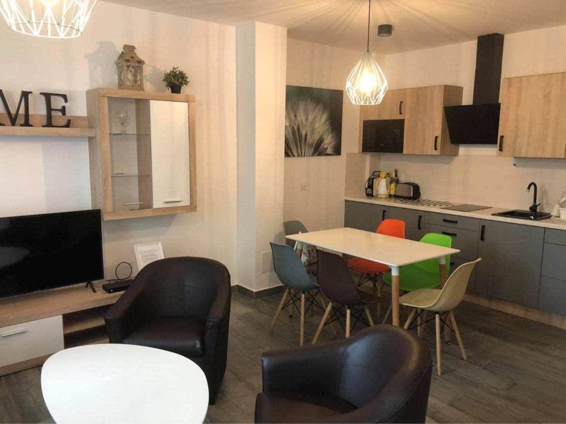 LIDO nappali + 3 háló apartman Balatonlelle Esterno foto